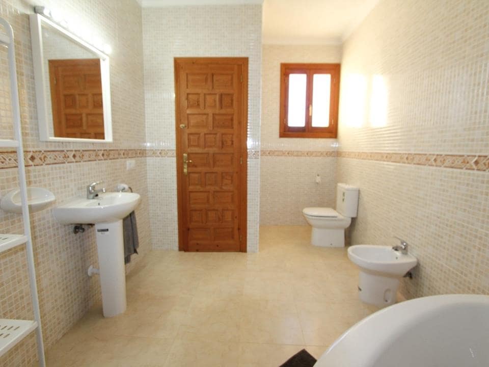 5 quarto Moradia para venda em Cumbre del Sol com piscina garagem - 690 000 € (Ref: 4440464)