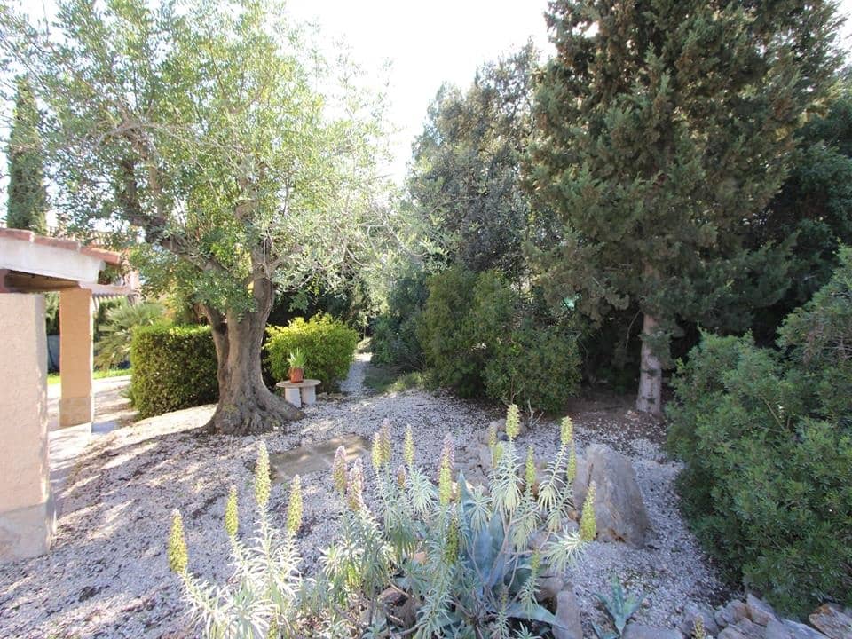 10 bedroom Villa for sale in Jalon / Xalo - € 999,000 (Ref: 4737711)