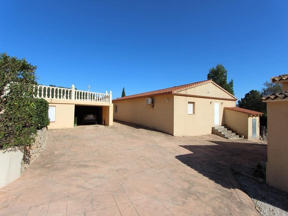 10 bedroom Villa for sale in Jalon / Xalo - € 999,000 (Ref: 4737711)