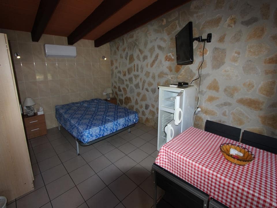 10 bedroom Villa for sale in Jalon / Xalo - € 999,000 (Ref: 4737711)