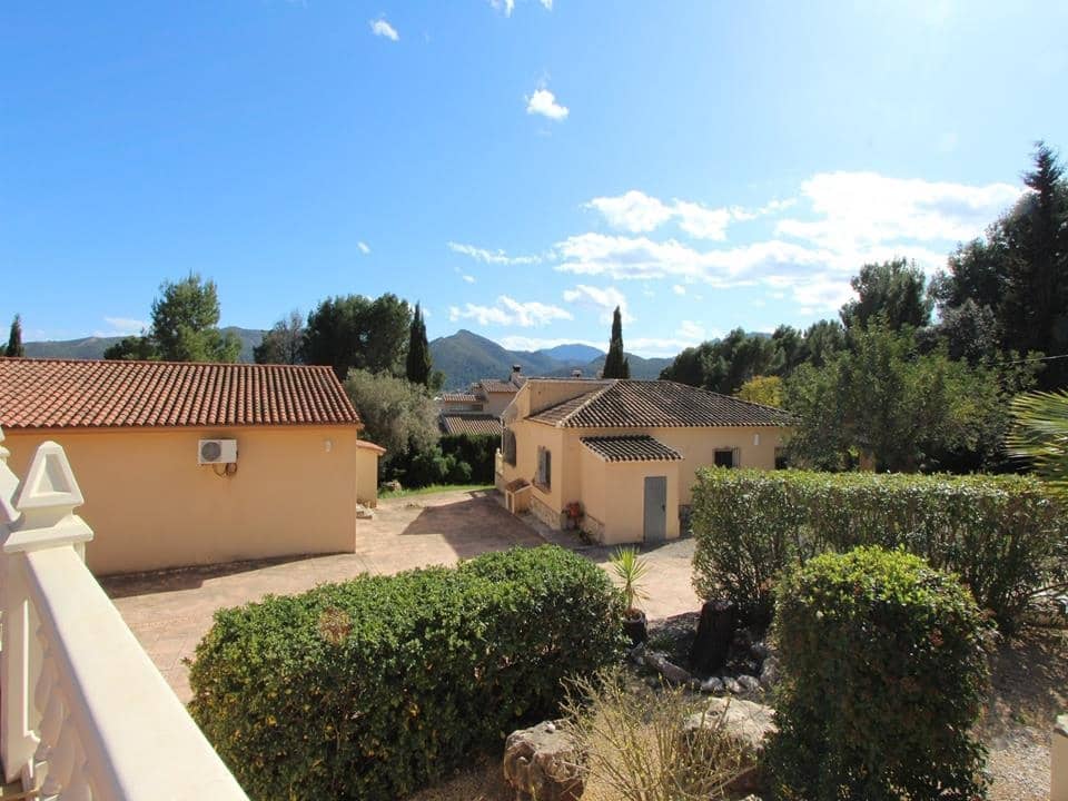10 bedroom Villa for sale in Jalon / Xalo - € 999,000 (Ref: 4737711)