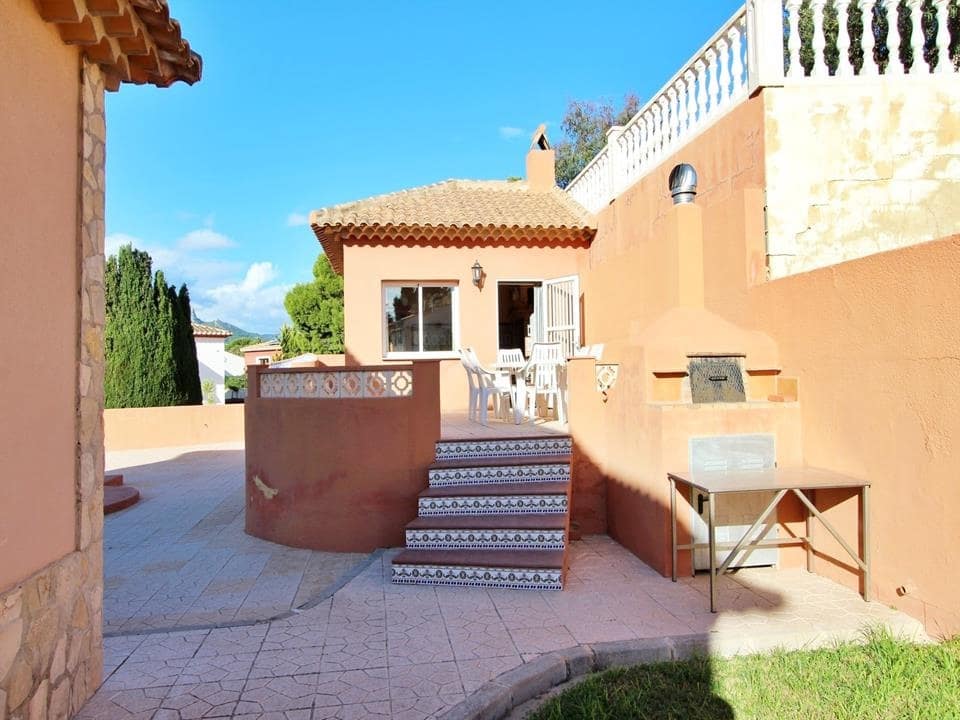 5 Zimmer Villa zu verkaufen in Calpe / Calp mit Pool Garage - 720.000 € (Ref: 7323430)