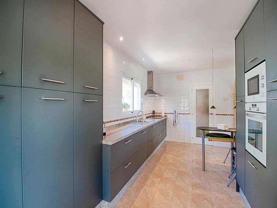 4 makuuhuone Huvila myytävänä paikassa Moraira mukana uima-altaan 
autotalli - 850 000 € (Ref: 7643655)