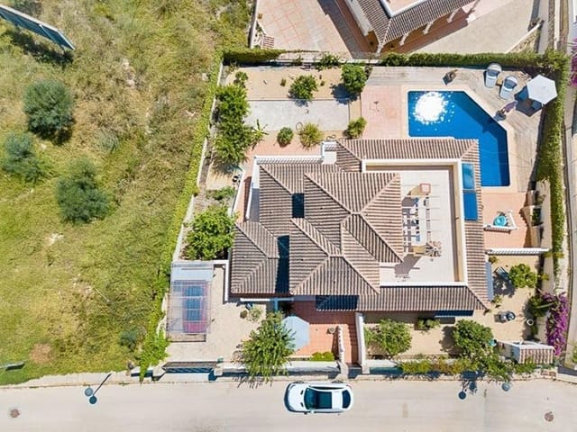 4 makuuhuone Huvila myytävänä paikassa Moraira, Teulada-Moraira mukana uima-altaan 
autotalli - 850 000 € (Ref: 7643655)