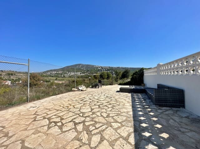 6 bedroom Villa for sale in Moraira, Teulada-Moraira - € 595,000 (Ref: 7837196)