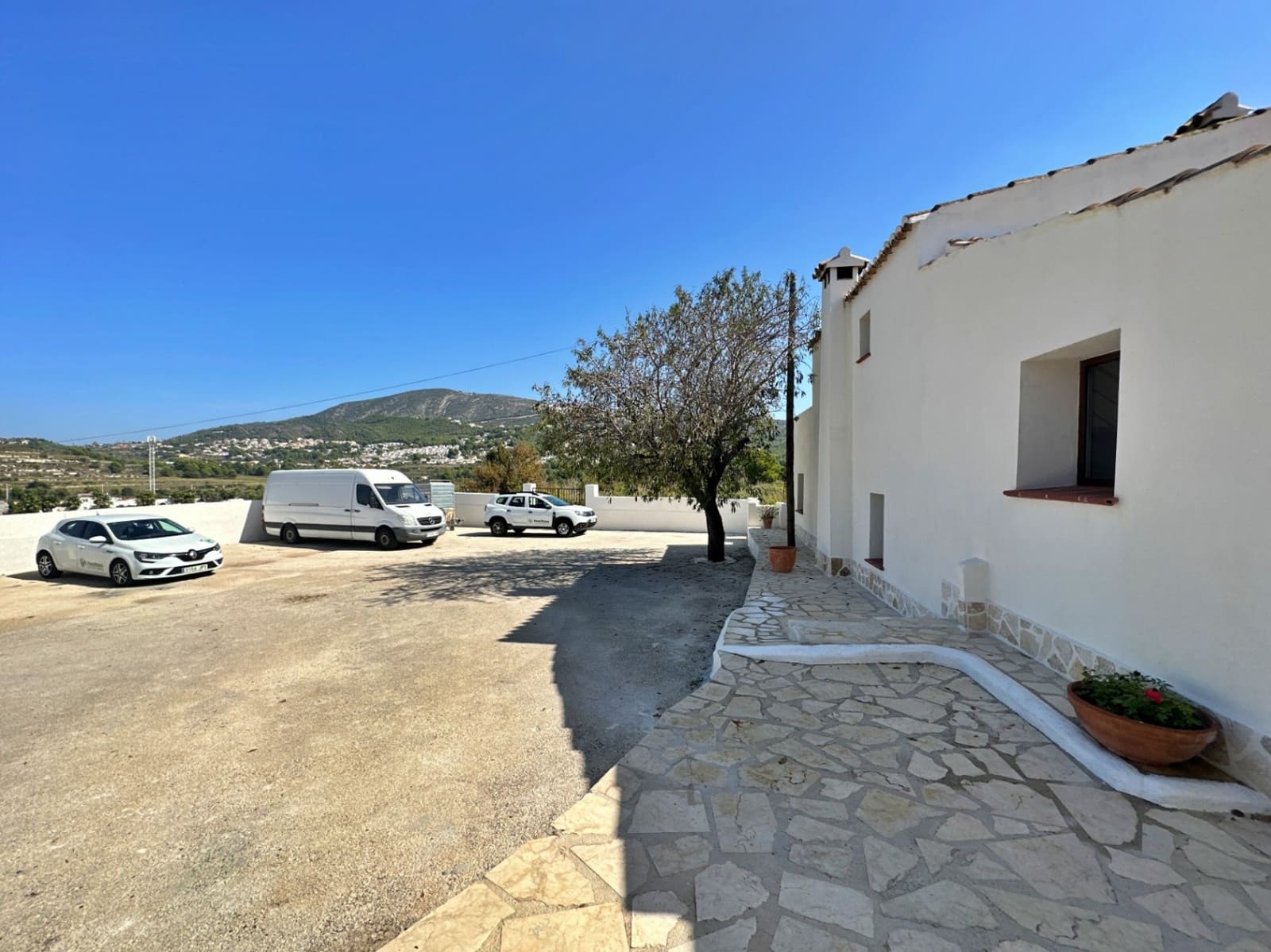 6 bedroom Villa for sale in Moraira - € 595,000 (Ref: 7837196)