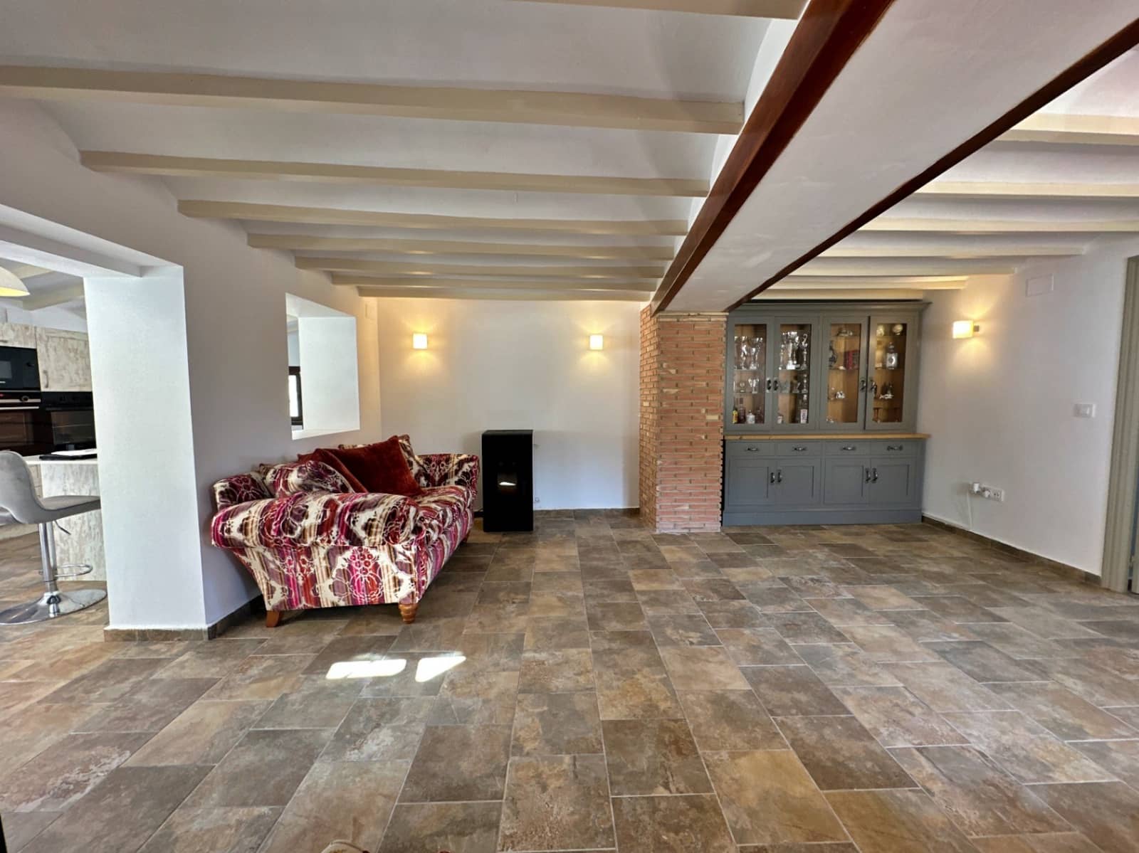 6 bedroom Villa for sale in Moraira - € 595,000 (Ref: 7837196)