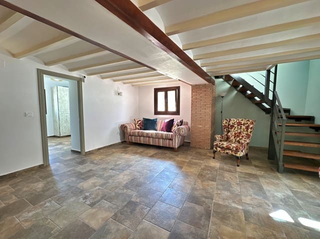 6 bedroom Villa for sale in Moraira, Teulada-Moraira - € 595,000 (Ref: 7837196)