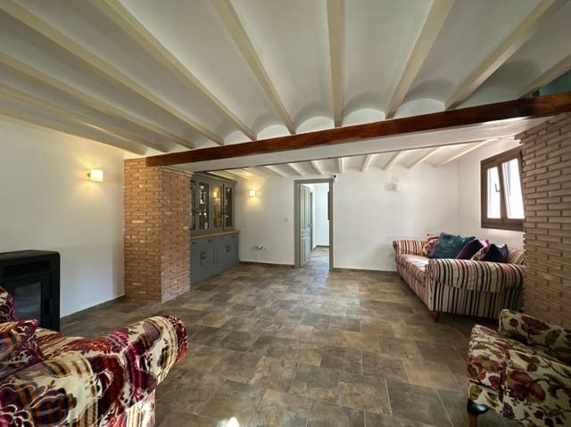 6 bedroom Villa for sale in Moraira, Teulada-Moraira - € 595,000 (Ref: 7837196)