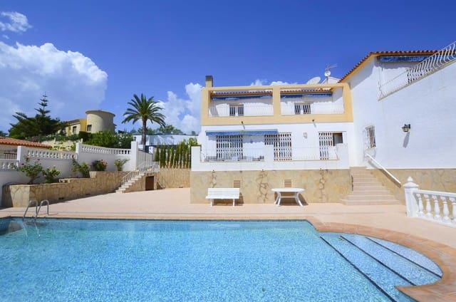7 Zimmer Villa zu verkaufen in Calpe / Calp mit Pool Garage - 890.000 € (Ref: 7993642)