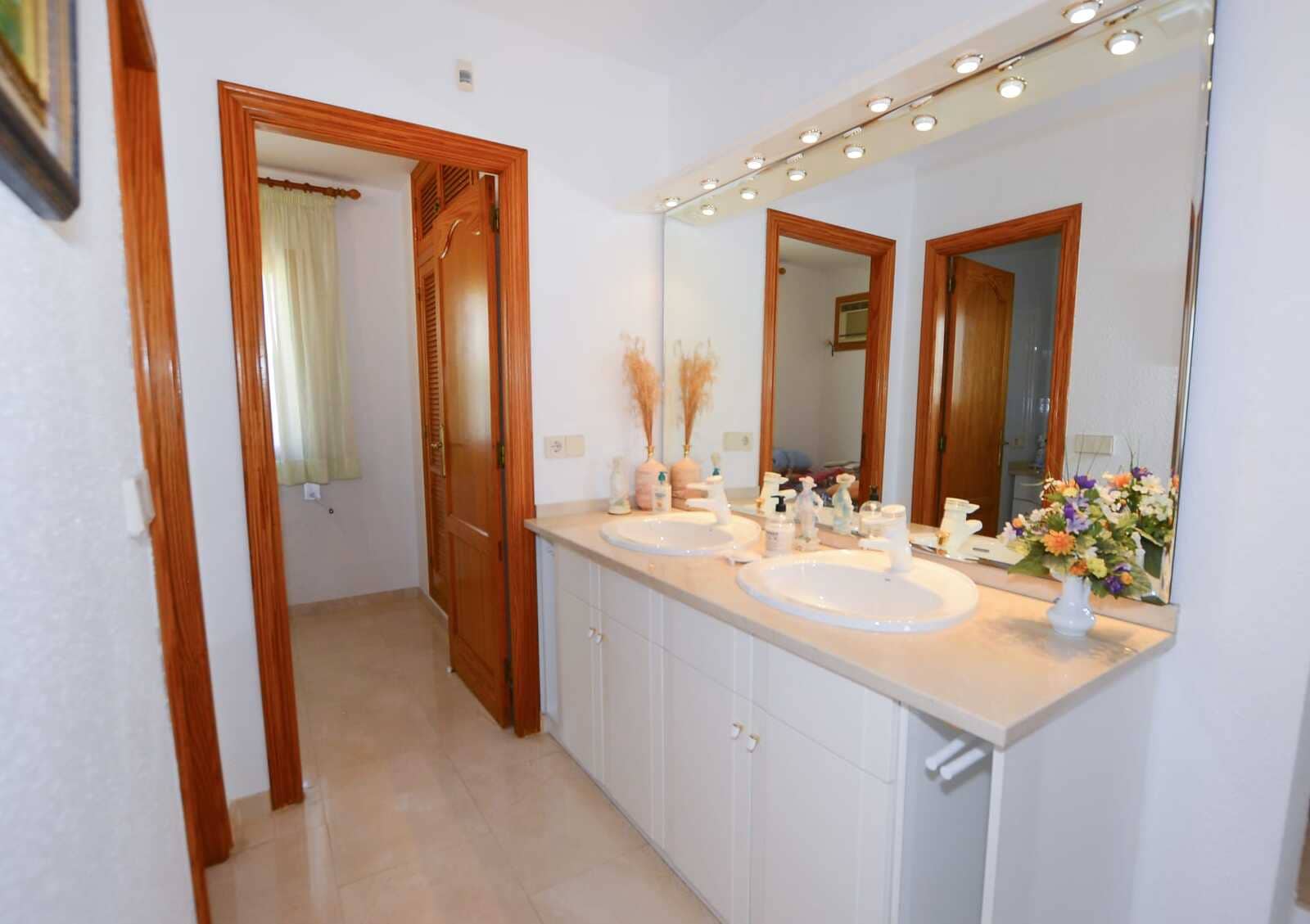 7 Zimmer Villa zu verkaufen in Calpe / Calp mit Pool Garage - 890.000 € (Ref: 7993642)