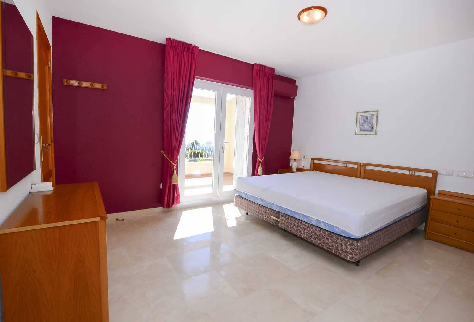 7 Zimmer Villa zu verkaufen in Calpe / Calp mit Pool Garage - 890.000 € (Ref: 7993642)