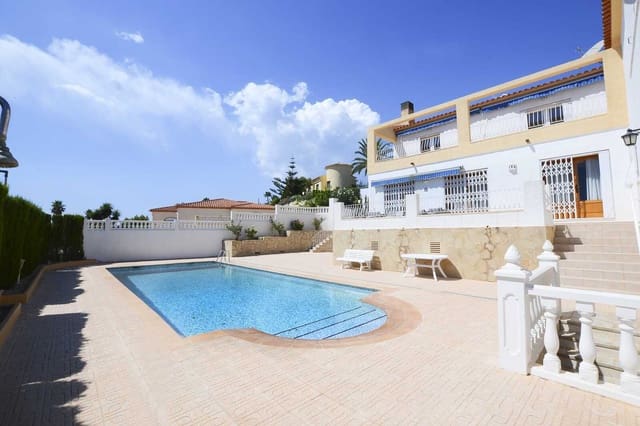 7 Zimmer Villa zu verkaufen in Calpe / Calp mit Pool Garage - 890.000 € (Ref: 7993642)