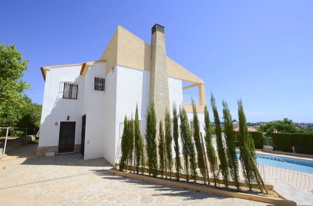 7 Zimmer Villa zu verkaufen in Calpe / Calp mit Pool Garage - 890.000 € (Ref: 7993642)