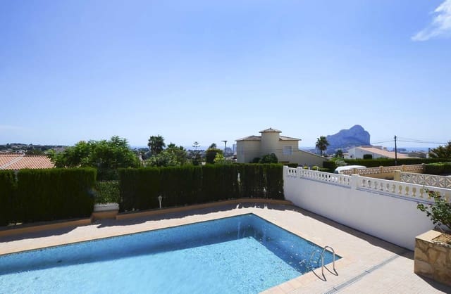 7 Zimmer Villa zu verkaufen in Calpe / Calp mit Pool Garage - 890.000 € (Ref: 7993642)
