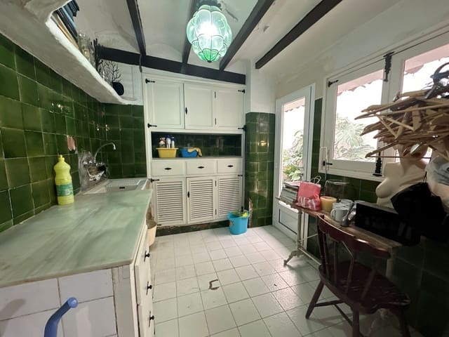 6 bedroom Townhouse for sale in Benissa - € 400,000 (Ref: 8093984)