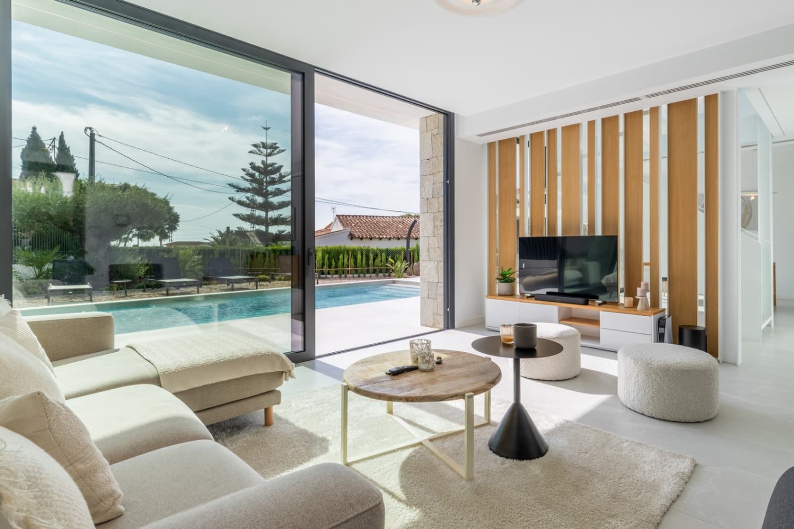 4 bedroom Villa for sale in Benissa with pool garage - € 1,250,000 (Ref: 8298929)