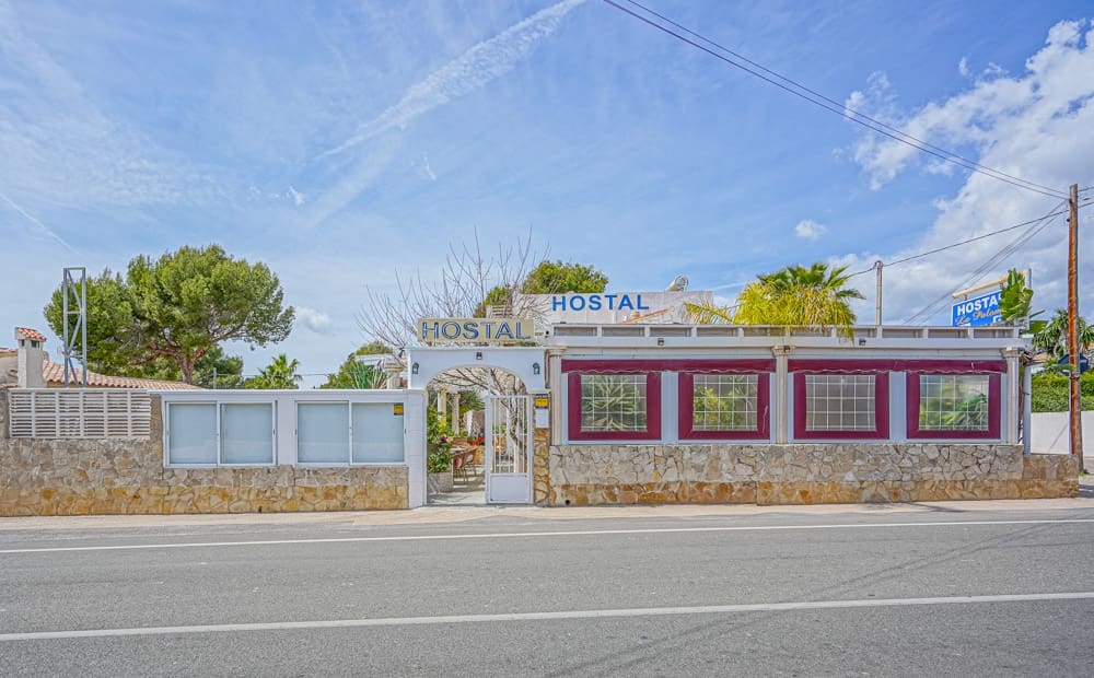 16 soveværelse Hotel til salg i Calpe / Calp med swimmingpool - € 1.050.000 (Ref: 8528825)