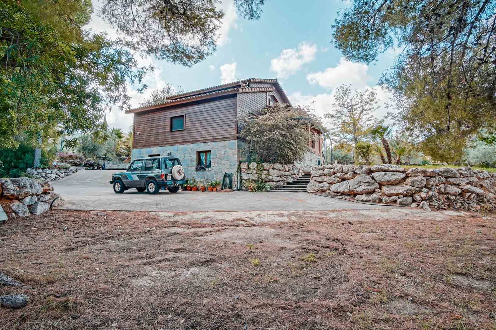 4 soveværelse Villa til salg i Orba med swimmingpool - € 899.000 (Ref: 8562599)