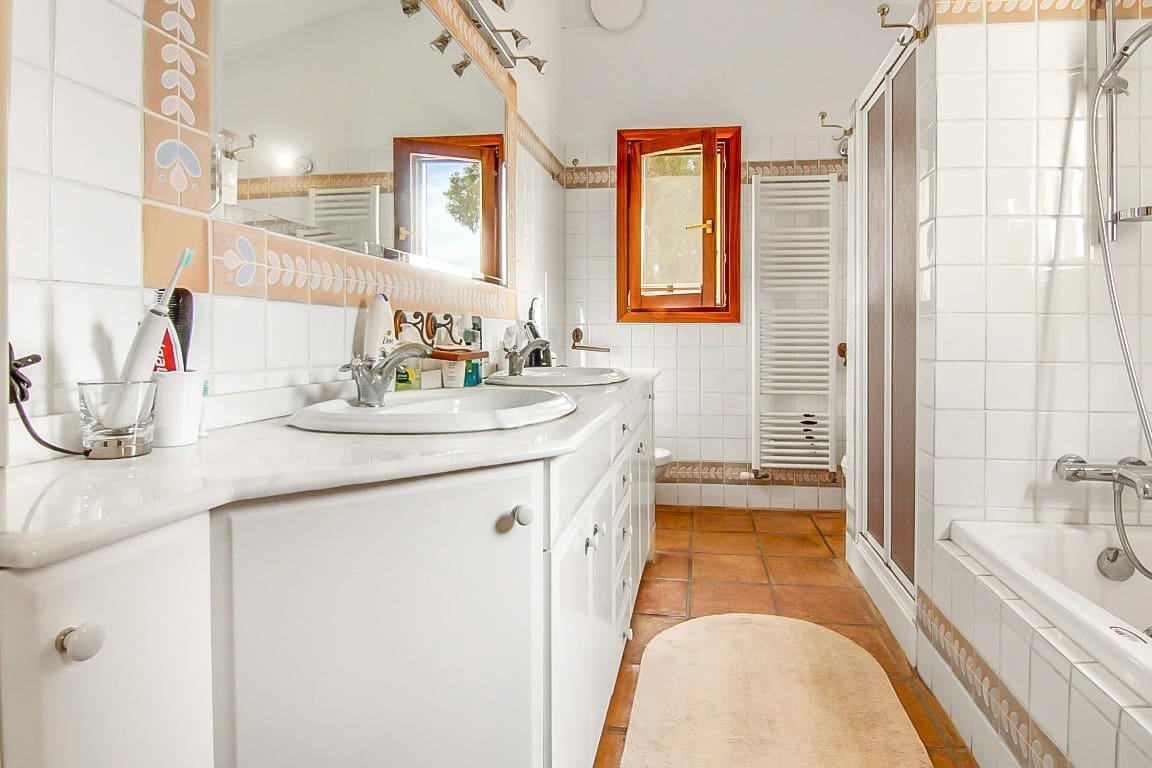 7 makuuhuone Huvila myytävänä paikassa Benissa mukana uima-altaan - 995 000 € (Ref: 8562744)