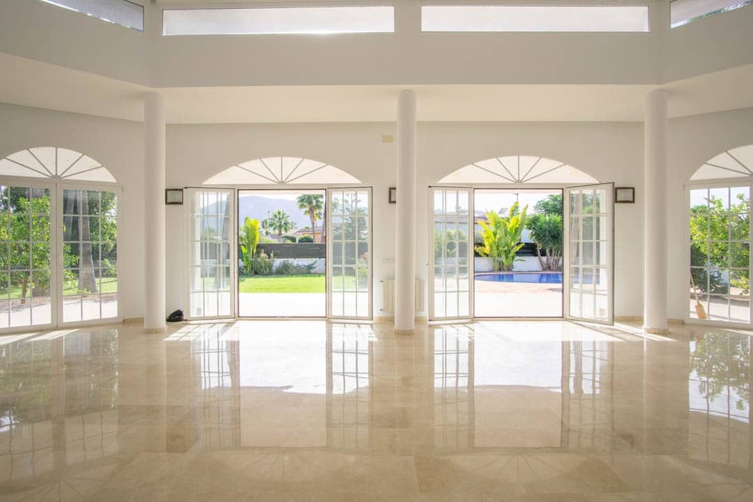 5 bedroom Villa for sale in Alfaz del Pi / L'Alfas del Pi with pool - € 1,600,000 (Ref: 8562818)