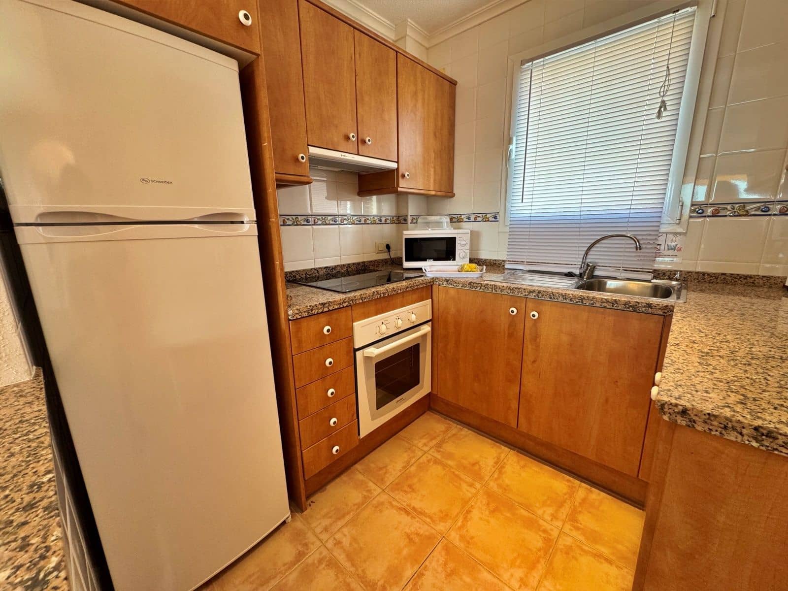 2 soveværelse Lejlighed til leje i Benitachell / Benitatxell med swimmingpool - € 750 (Ref: 8700528)