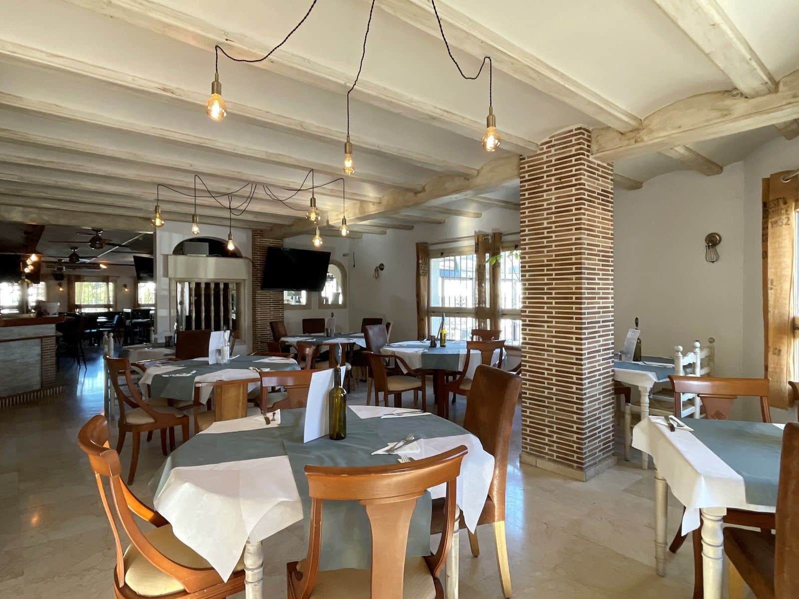 2 quarto Empresa para venda em Moraira com piscina - 995 000 € (Ref: 8738842)