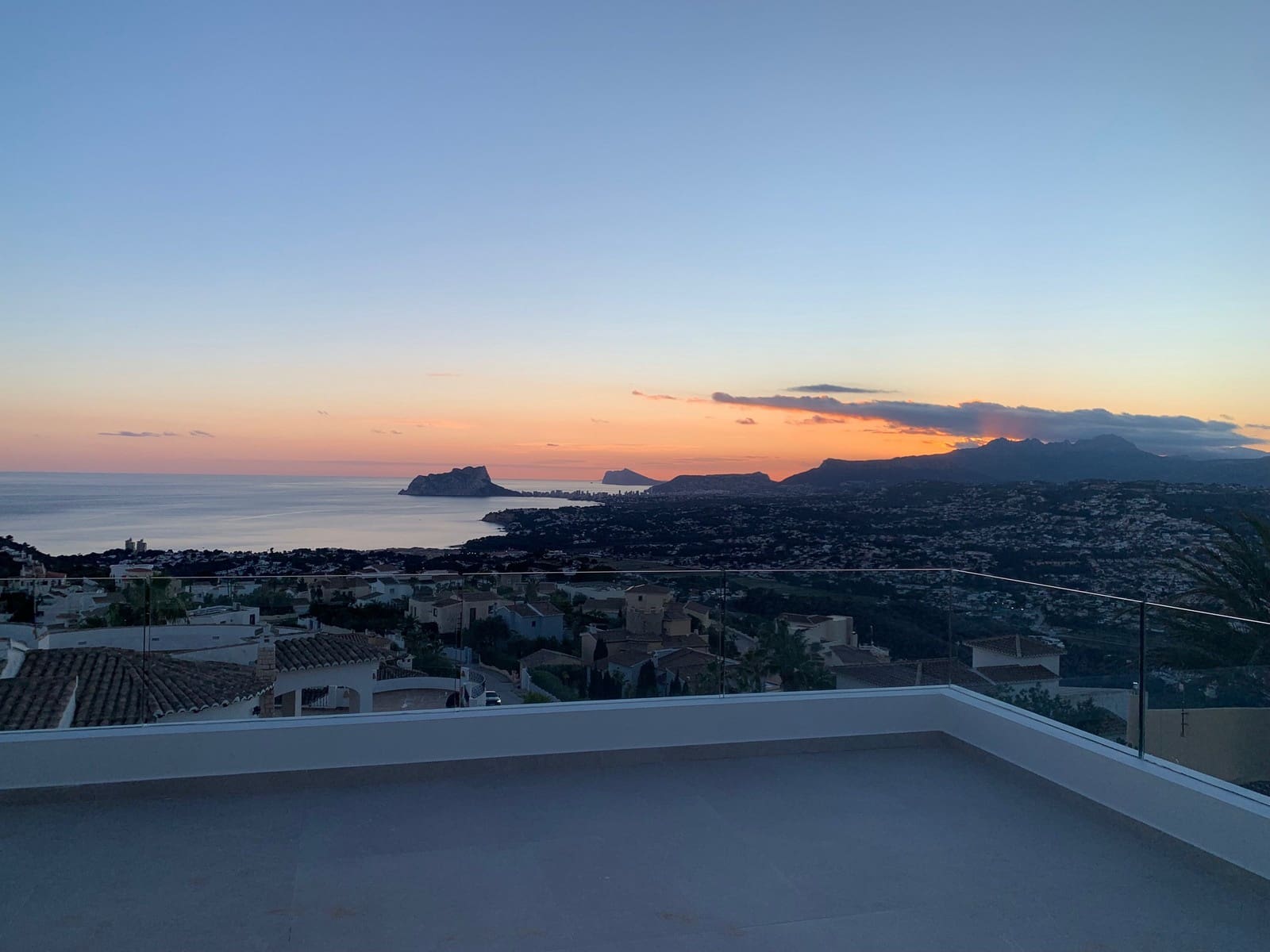 3 makuuhuone Huvila myytävänä paikassa Cumbre del Sol mukana uima-altaan 
autotalli - 2 495 000 € (Ref: 8866335)