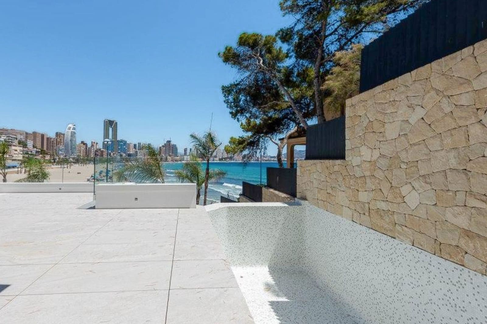 3 slaapkamer Appartement te koop in Benidorm met zwembad - € 1.650.000 (Ref: 8888867)