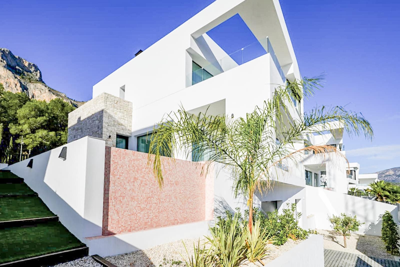 3 bedroom Villa for sale in Polop with pool - € 860,000 (Ref: 8888882)