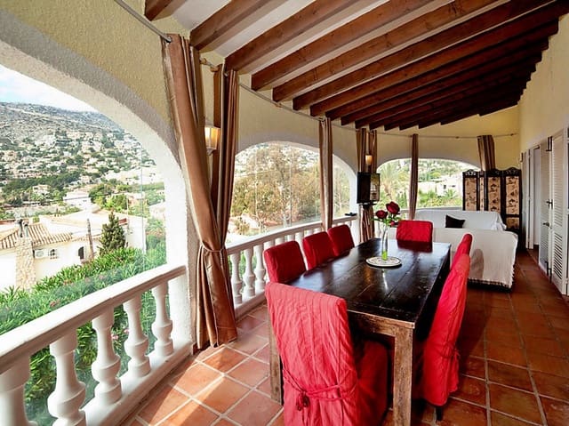 5 soveværelse Villa til salg i Calpe / Calp med swimmingpool garage - € 1.100.000 (Ref: 8901273)