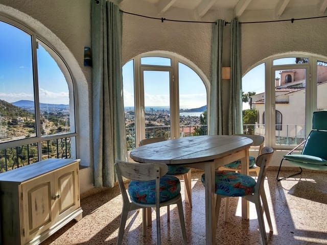 5 bedroom Villa for sale in Maryvilla, Calpe / Calp with pool garage - € 635,000 (Ref: 8901275)