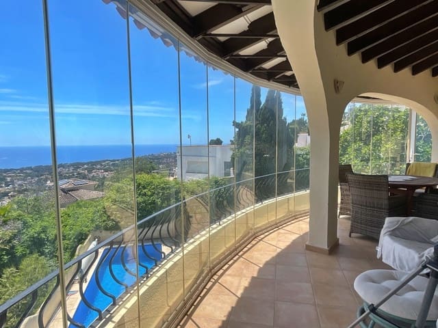 4 sypialnia Willa na sprzedaż w Moraira, Teulada-Moraira z basenem garażem - 950 000 € (Ref: 8931753)