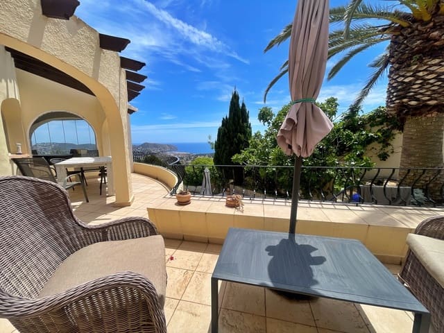 4 sypialnia Willa na sprzedaż w Moraira, Teulada-Moraira z basenem garażem - 950 000 € (Ref: 8931753)