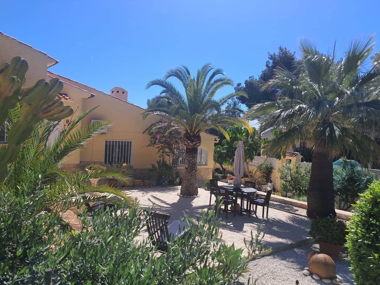 4 bedroom Villa for sale in Altea with pool garage - € 595,000 (Ref: 8944995)