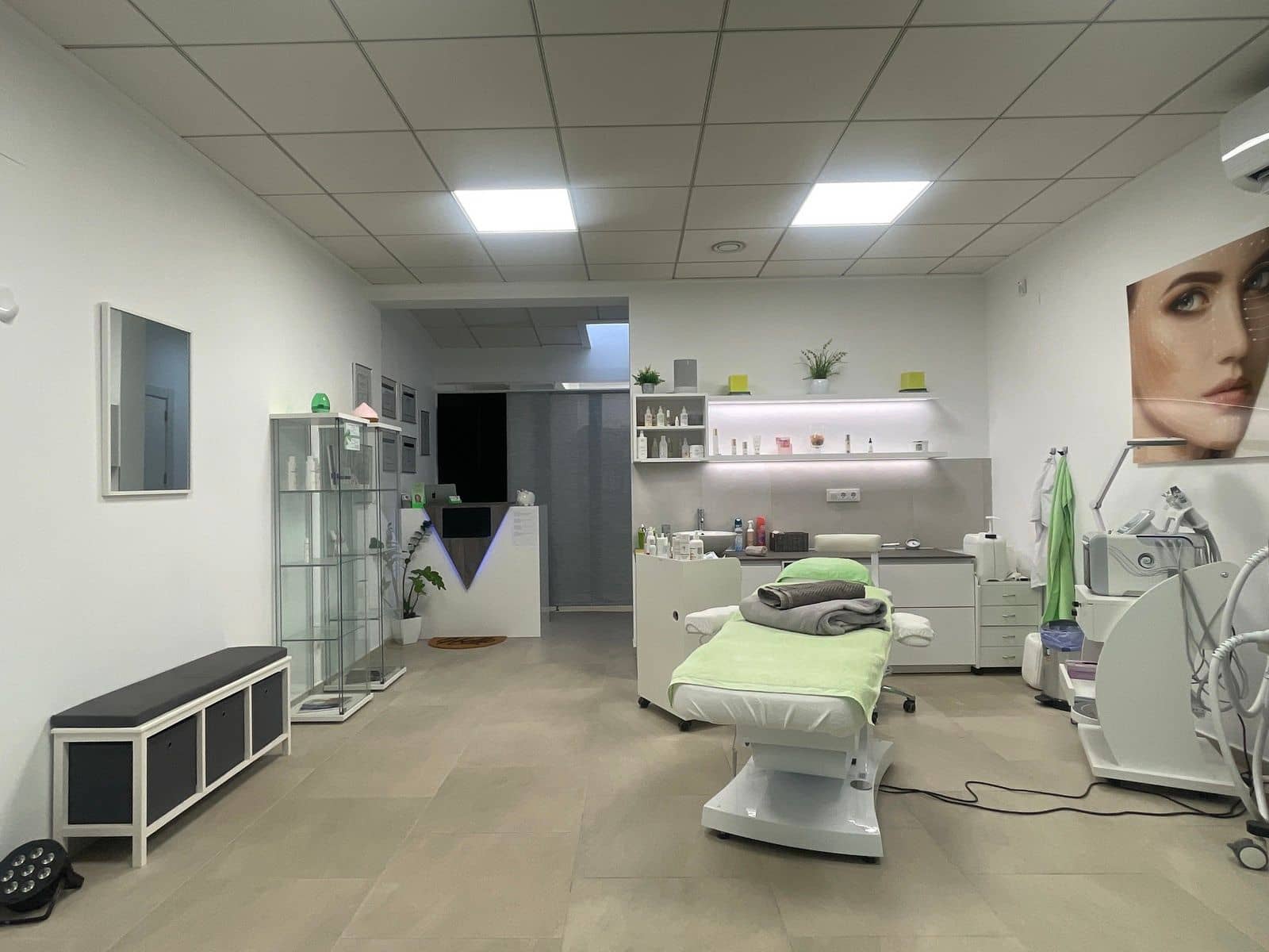 Comercial para venda em Moraira com garagem - 245 000 € (Ref: 8947387)