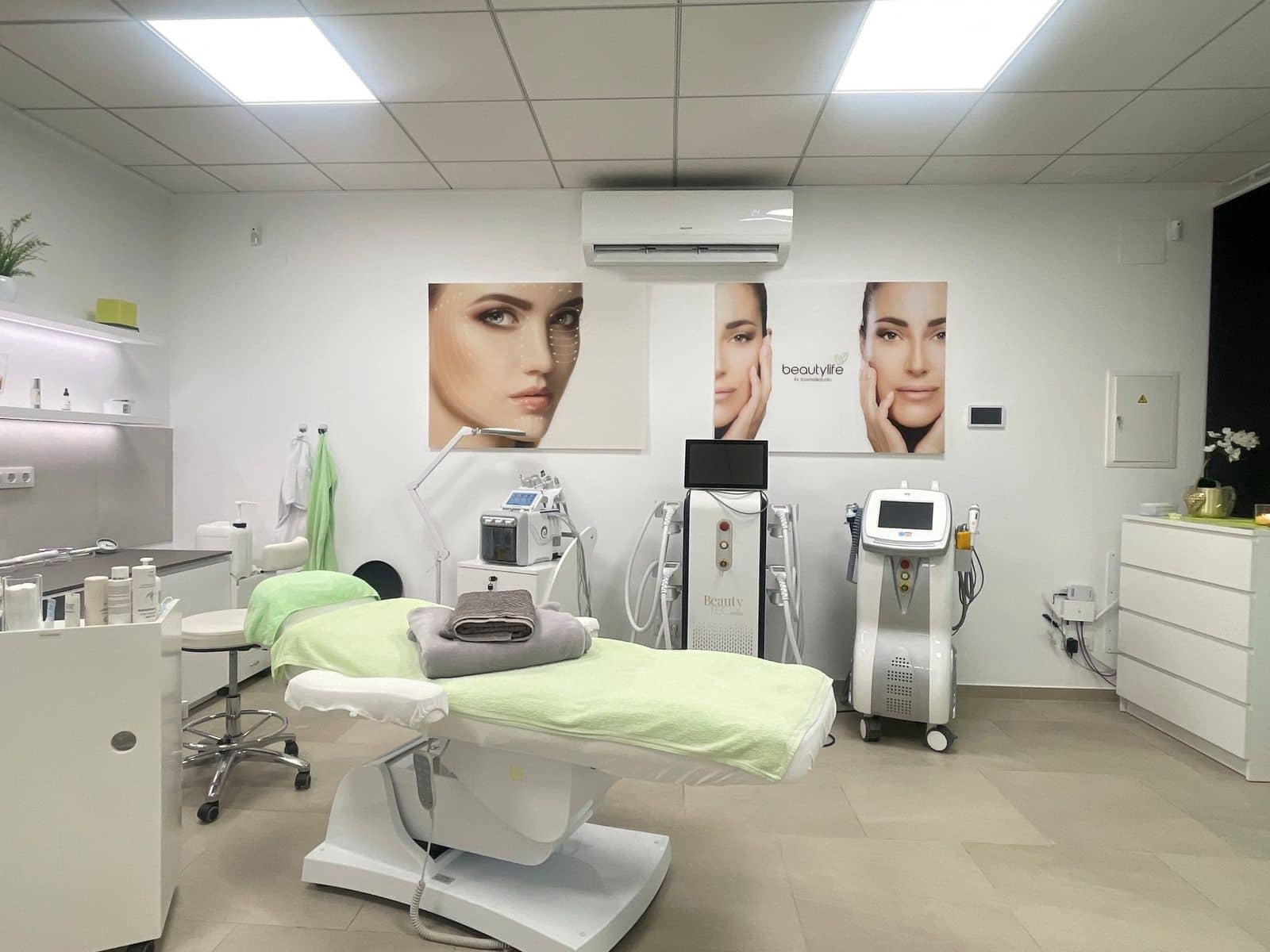 Comercial para venda em Moraira com garagem - 245 000 € (Ref: 8947387)