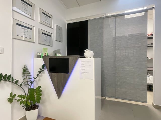 Comercial para venda em Paichi, Teulada-Moraira com garagem - 245 000 € (Ref: 8947387)