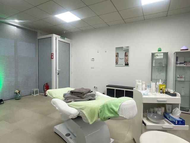 Comercial para venda em Paichi, Teulada-Moraira com garagem - 245 000 € (Ref: 8947387)