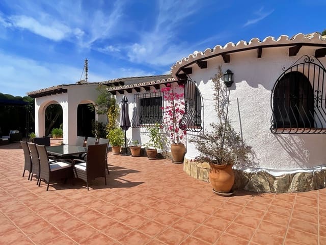 4 slaapkamer Villa te koop in Benissa met zwembad garage - € 765.000 (Ref: 8986379)