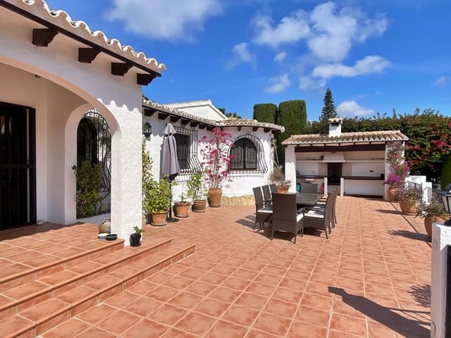 4 slaapkamer Villa te koop in Benissa met zwembad garage - € 765.000 (Ref: 8986379)