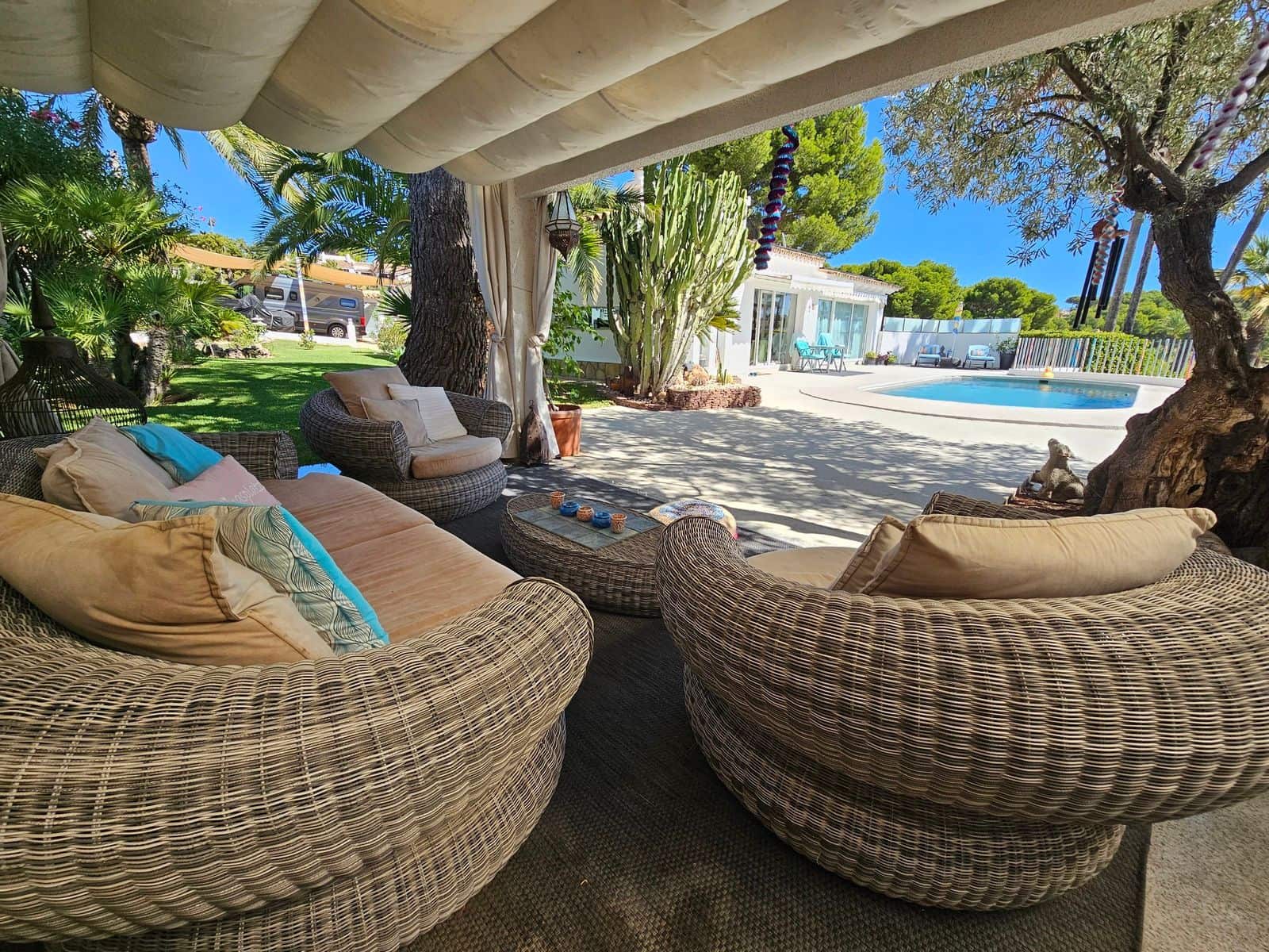 4 bedroom Villa for sale in Benissa with pool garage - € 1,450,000 (Ref: 8986380)