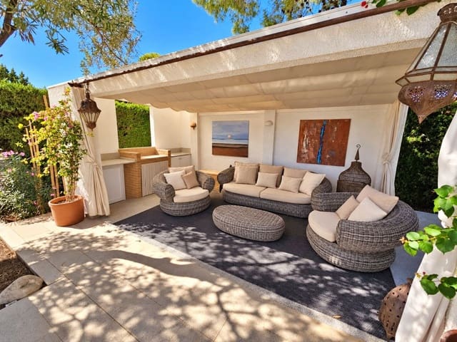 4 soverom Villa til salgs i Benissa med svømmebasseng garasje - € 1 450 000 (Ref: 8986380)