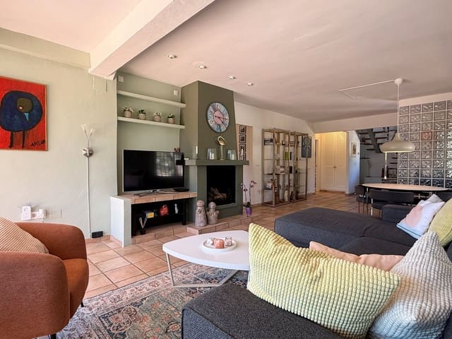 5 makuuhuone Huvila myytävänä paikassa Moraira, Teulada-Moraira mukana uima-altaan 
autotalli - 895 000 € (Ref: 9046495)