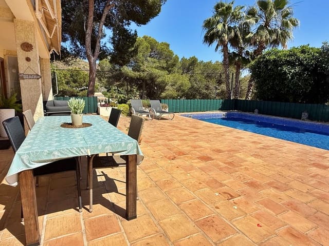 5 makuuhuone Huvila myytävänä paikassa Moraira, Teulada-Moraira mukana uima-altaan 
autotalli - 895 000 € (Ref: 9046495)