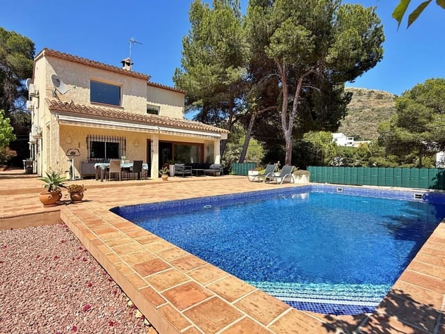 5 makuuhuone Huvila myytävänä paikassa Moraira, Teulada-Moraira mukana uima-altaan 
autotalli - 895 000 € (Ref: 9046495)