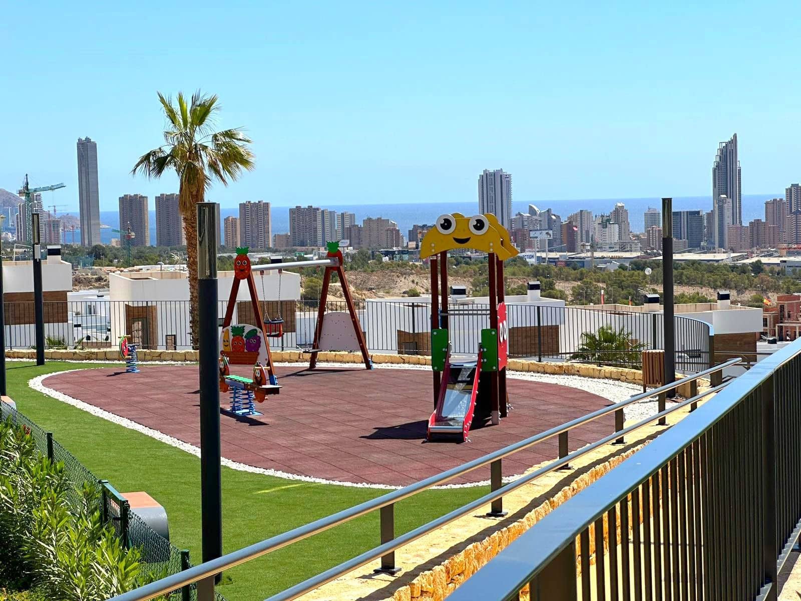 2 soverom Leilighet til leie i Finestrat med svømmebasseng garasje - € 1 850 (Ref: 9059846)