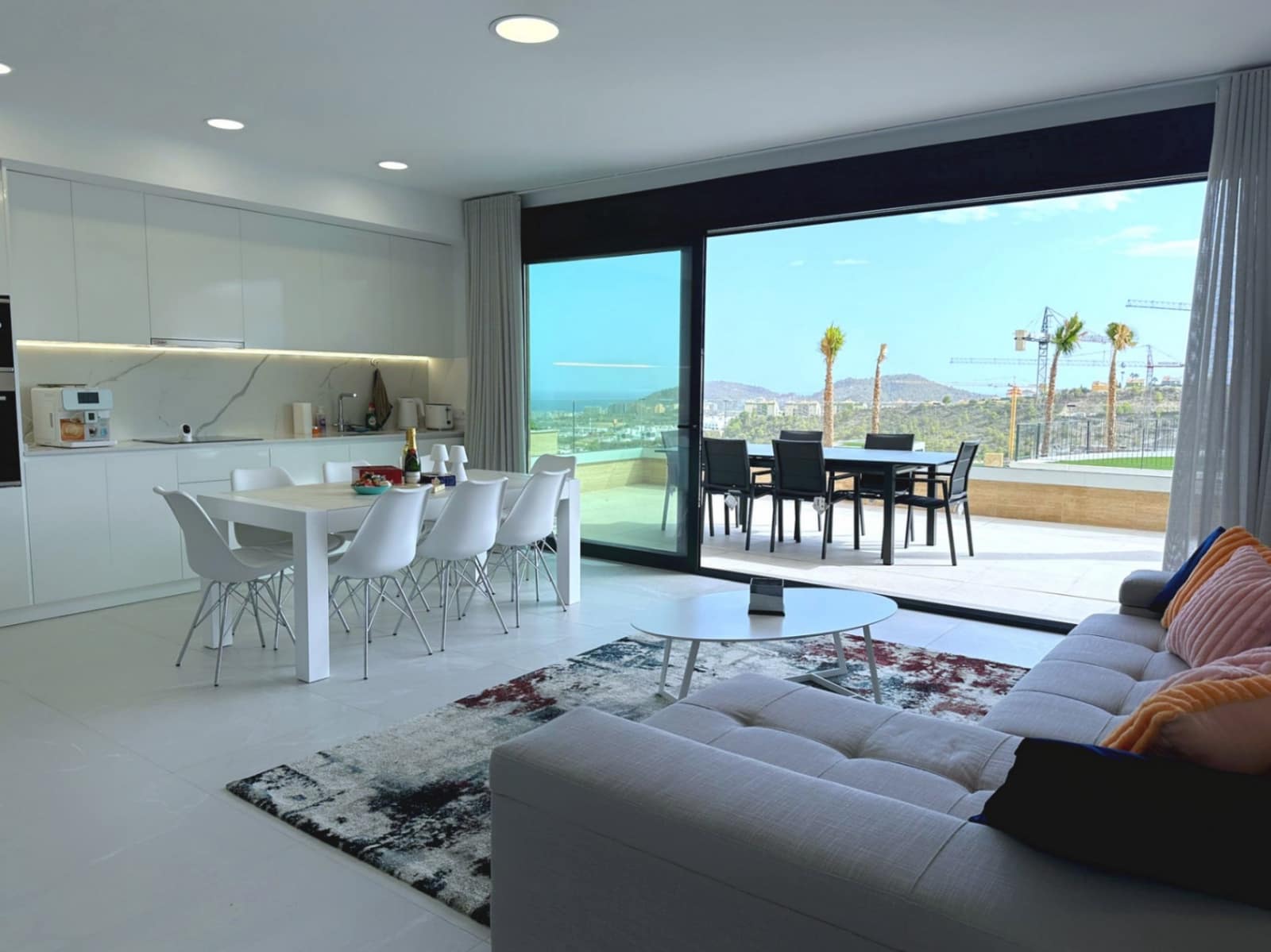 2 soverom Leilighet til leie i Finestrat med svømmebasseng garasje - € 1 850 (Ref: 9059846)