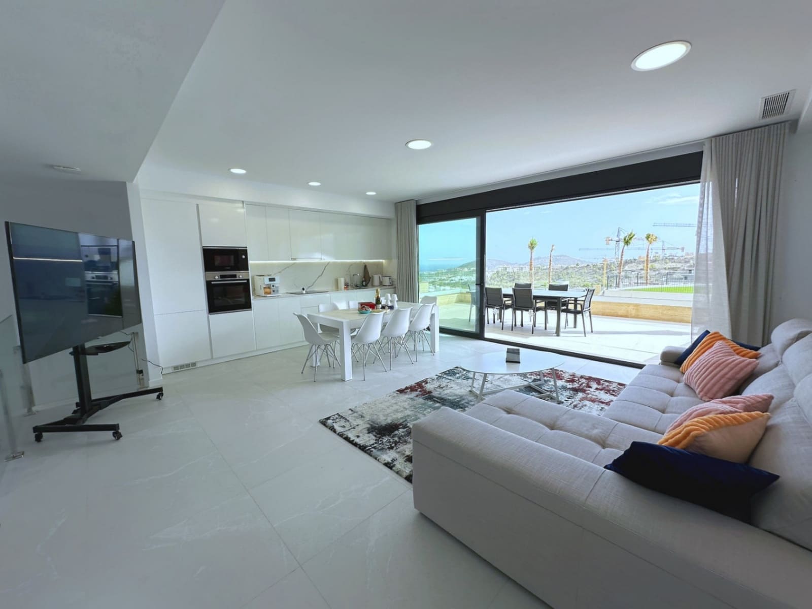 2 soverom Leilighet til leie i Finestrat med svømmebasseng garasje - € 1 850 (Ref: 9059846)