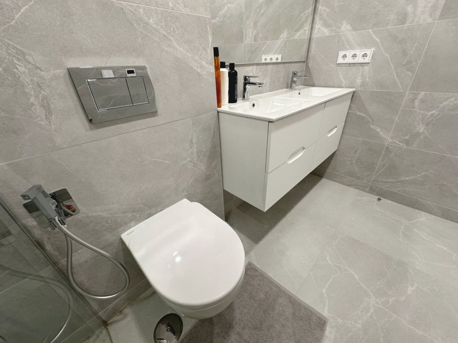 2 soverom Leilighet til leie i Finestrat med svømmebasseng garasje - € 1 850 (Ref: 9059846)